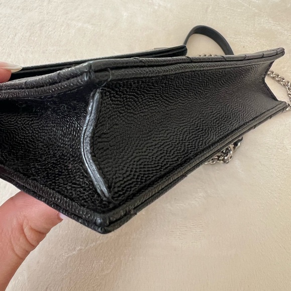 YSL Cassandre WOC - Picture 5 of 16